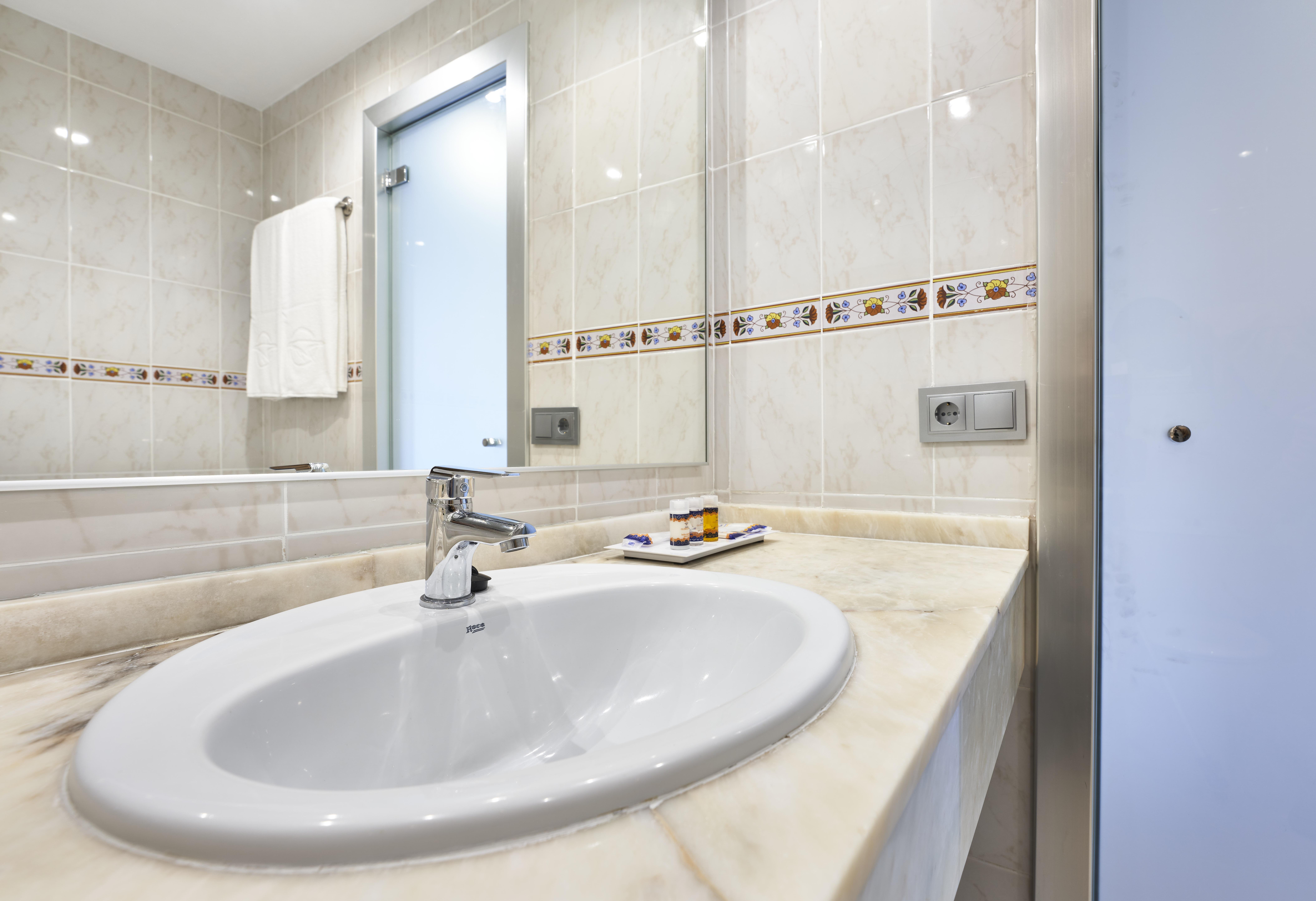 Globales Torrenova (Adults Only) Hotel Magaluf  Buitenkant foto